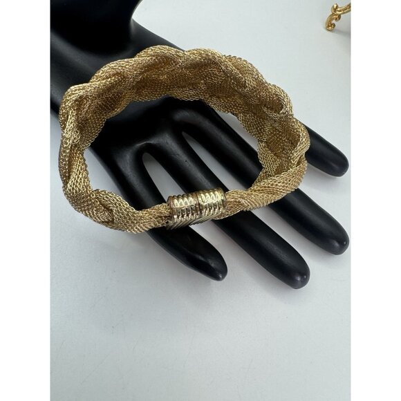 Nice Woven Gold Tone Wide Braided Bracelet w/Magnetic Clasp 7" - Picture 6 of 8